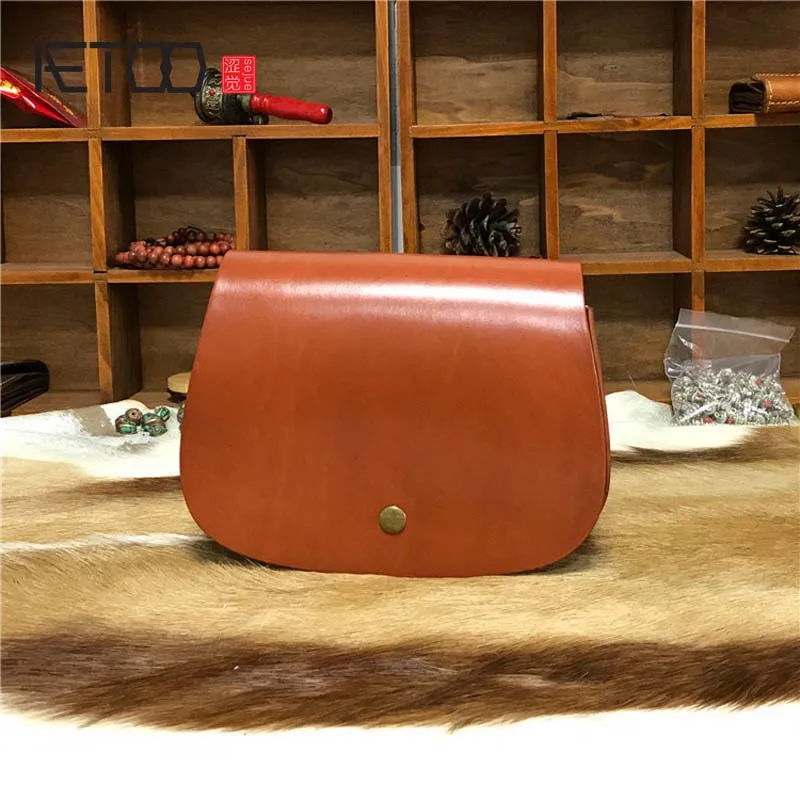 

AETOO New handbags fashion retro leather handbags rose imprint ladies diagonal handbag mini shoulder bag