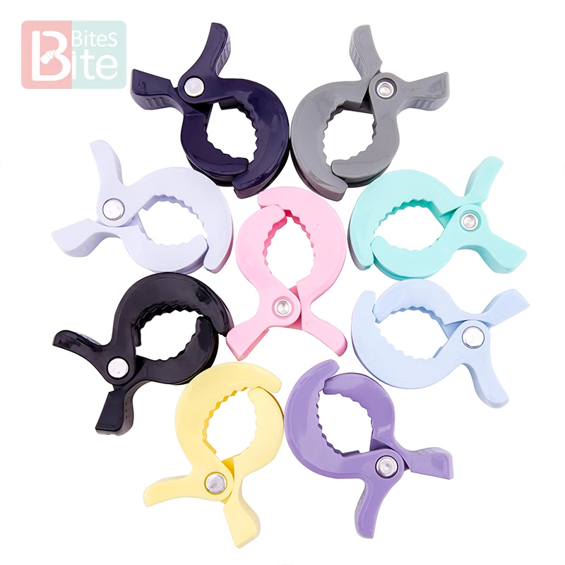 2pc/Lot Baby Blanket Clips Pushchair Toy Clip Baby Car Seat Accessories Lamp Pram Stroller Peg Baby Teether Toy Children'S Goods
2pc/Lot Baby Blanket Clips Pushchair Toy Clip Baby Car Seat Accessories Lamp Pram Stroller Peg Baby Teether Toy Children'S Goods