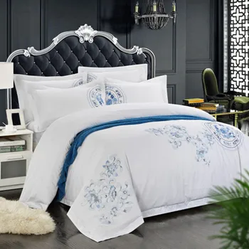 100% Cotton White Embroidered Bedding sets 4/6Pieces White Hotel Bedsheet set Duvet cover Pillow shams Double King Queen size 36
100% Cotton White Embroidered Bedding sets 4/6Pieces White Hotel Bedsheet set Duvet cover Pillow shams Double King Queen size 36