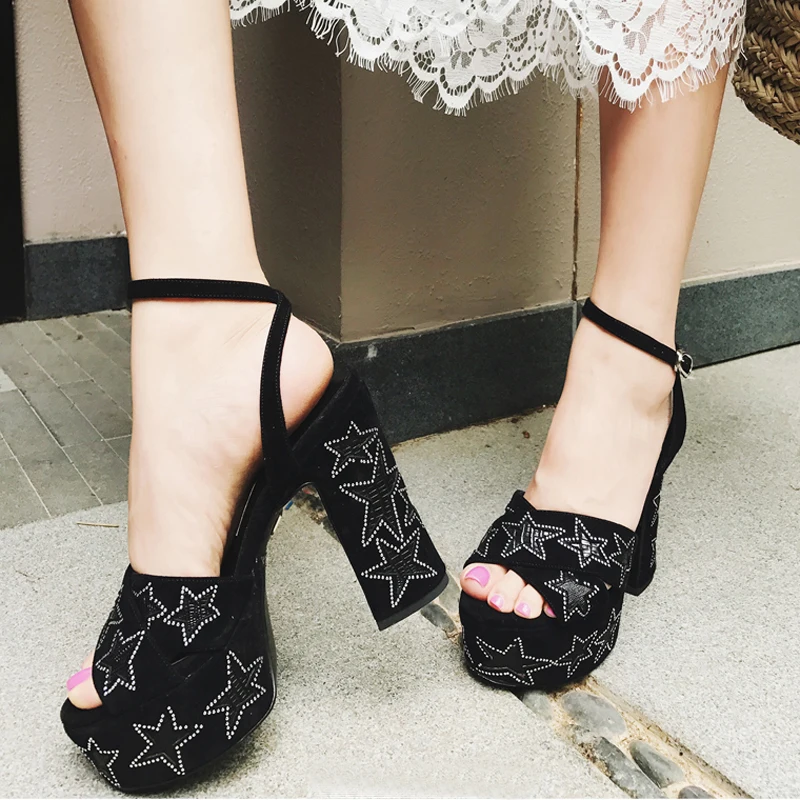 2018 Hot Spring Summer Shoes Woman Platform Sandals Ankle Strap Open Toe Superhigh Heels Design Suede Sandals Woman Shoes Tide
2018 Hot Spring Summer Shoes Woman Platform Sandals Ankle Strap Open Toe Superhigh Heels Design Suede Sandals Woman Shoes Tide