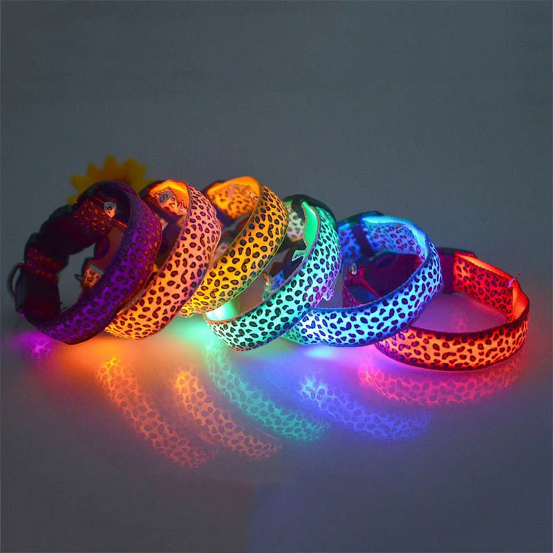 LED Collar For Dog Pet Cat Dog Collars LED Flashing Light Necklace Grow in the Dark Collars Basic Collars
LED Collar For Dog Pet Cat Dog Collars LED Flashing Light Necklace Grow in the Dark Collars Basic Collars