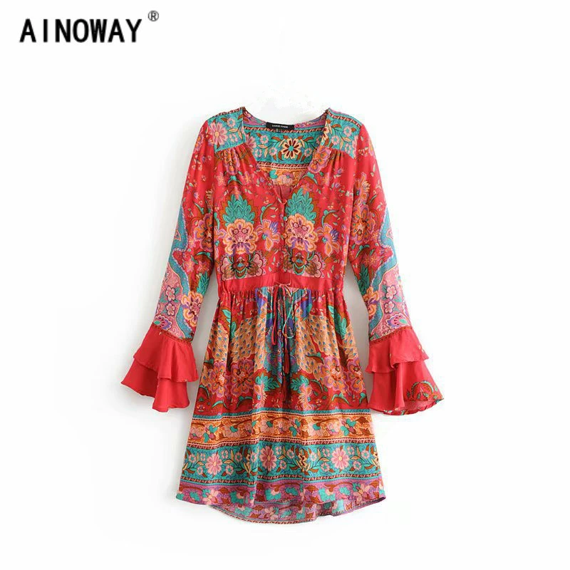 Vintage Chic women floral print flare sleeve beach Bohemian Midi dress Ladies V neck Summer pleated Boho dress vestidos
Vintage Chic women floral print flare sleeve beach Bohemian Midi dress Ladies V neck Summer pleated Boho dress vestidos