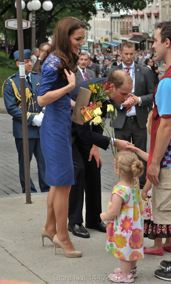 Kate Middleton in Blue Dress at Freedom of the City Ceremony in Quebec-02-560x931