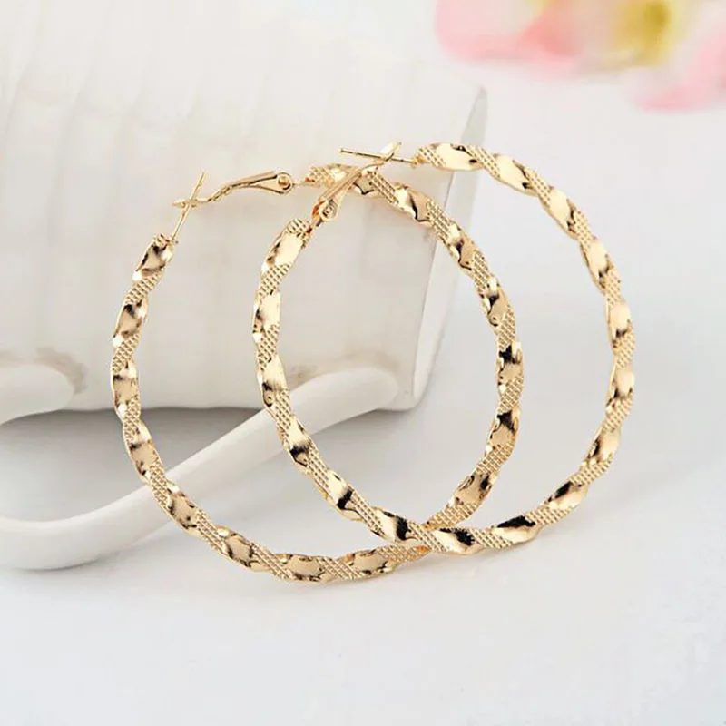 

1 Pair Sell Twisted Loops Flower Hoop Earrings For Women Fashion Jewelry Double Sided Gold Silver Plated Earrings 2018