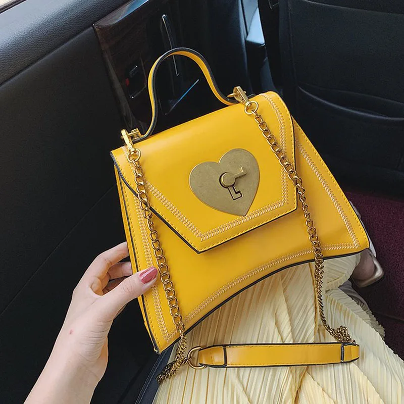 2019 new hot fashion heart-shaped ladies bag leather handbag PU shoulder bag small flip messenger bag ladies Messenger bag
2019 new hot fashion heart-shaped ladies bag leather handbag PU shoulder bag small flip messenger bag ladies Messenger bag
