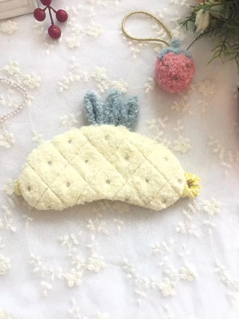 eyes care tool cute plush fruit pineapple soft eyeshade eyes sleep mask cover creative birthday Christmas gift
eyes care tool cute plush fruit pineapple soft eyeshade eyes sleep mask cover creative birthday Christmas gift