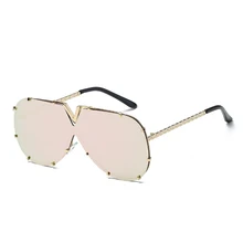 Moda Oversized V Óculos De Sol Das Mulheres Dos Homens Marca de Luxo de Metal Moldura de Espelho Óculos de Sol Esfriar UV400 Condução Óculos Óculos De Sol(China)