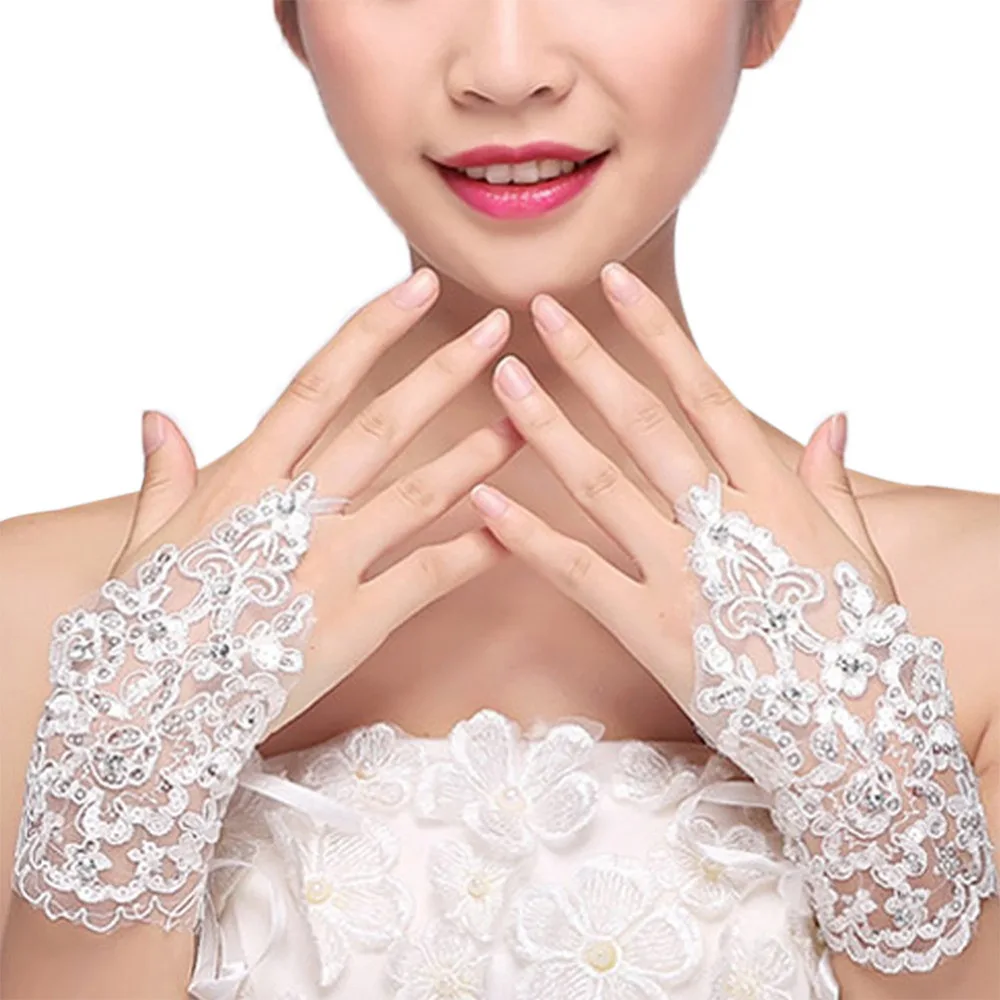 1 Pair Fashion Short Rhinestone Lace Gloves Fingerless White Female Wrist Gloves Elegant Women Evening Party Luvas drop ship
1 Pair Fashion Short Rhinestone Lace Gloves Fingerless White Female Wrist Gloves Elegant Women Evening Party Luvas drop ship