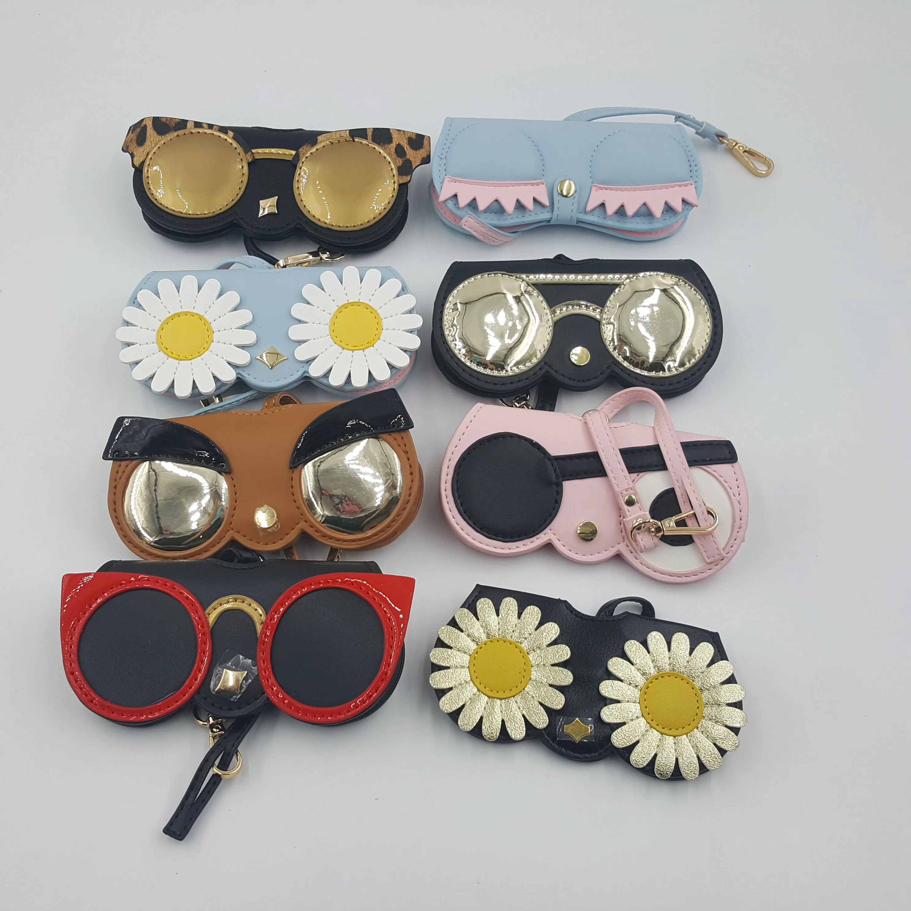 Sunglasses Bag PU Leather Glasses Box Ostrich Pattern Fashion Goggles Clip Multi-functional Customization Sunglasses Case
Sunglasses Bag PU Leather Glasses Box Ostrich Pattern Fashion Goggles Clip Multi-functional Customization Sunglasses Case