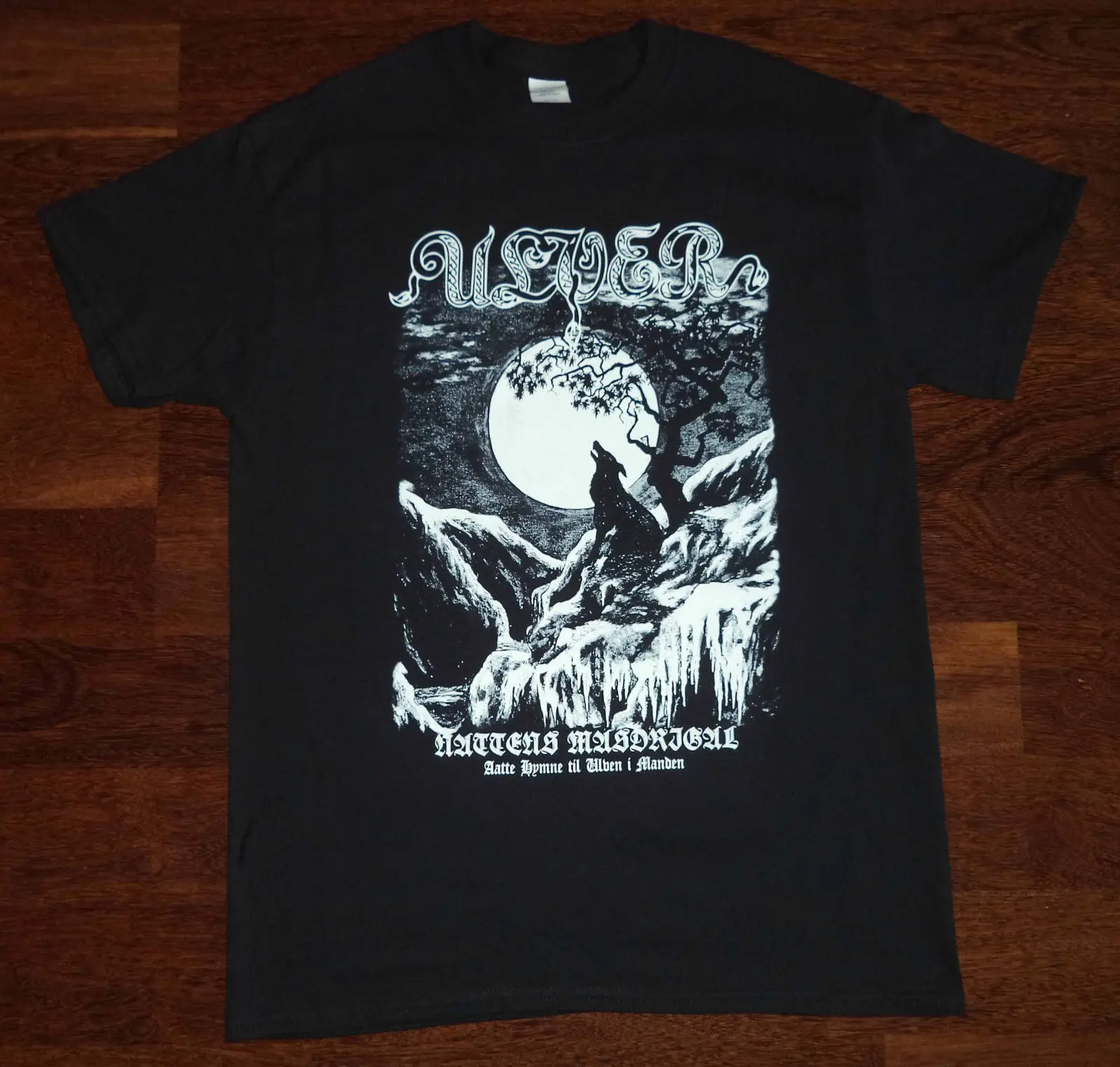 Ulver - Nattens Madrigal T-SHIRT L Immortal Enslaved Taake Mayhem Gorgoroth Summer Casual Man T Shirt Good Quality Top Tee
Ulver - Nattens Madrigal T-SHIRT L Immortal Enslaved Taake Mayhem Gorgoroth Summer Casual Man T Shirt Good Quality Top Tee