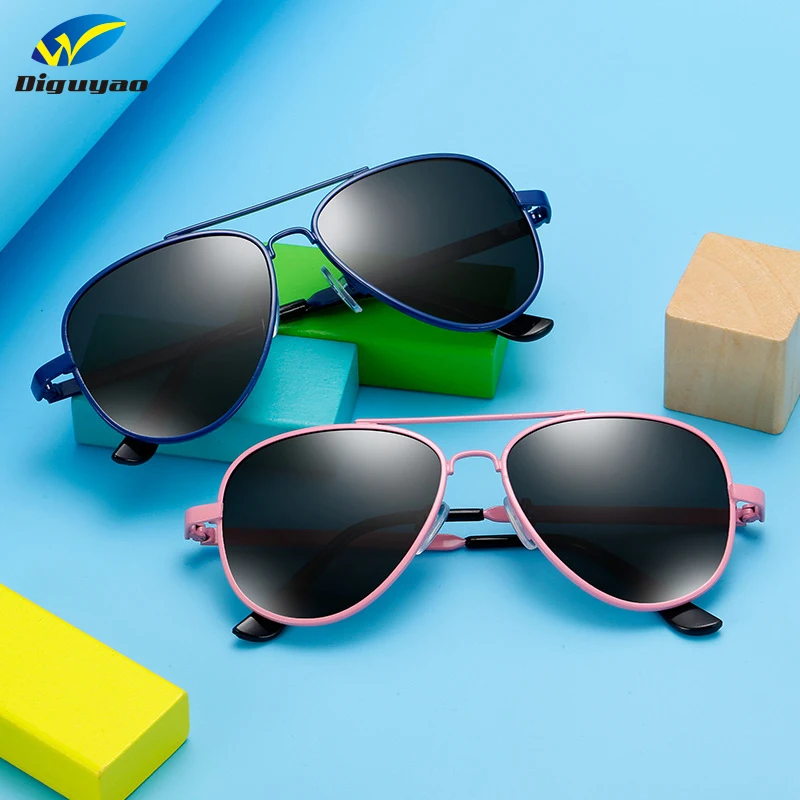 DIGUYAO 2019 Vintage Children pilot Sunglasses Metal Frame Polarized TAC Lenses Sun Glasses for Children Kids Eyewear
DIGUYAO 2019 Vintage Children pilot Sunglasses Metal Frame Polarized TAC Lenses Sun Glasses for Children Kids Eyewear