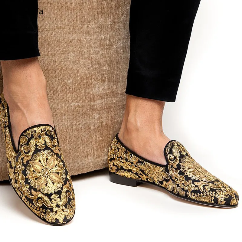 New Arrival Gold Embroidered Flowers Casual Shoes Square Toe Slip on Male Loafers Breathable Men Sneakers Shollow Smoking Mules
New Arrival Gold Embroidered Flowers Casual Shoes Square Toe Slip on Male Loafers Breathable Men Sneakers Shollow Smoking Mules