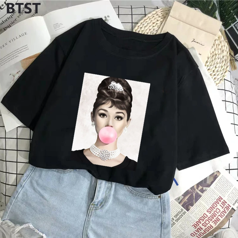 Audrey Hepburn Pink Bubble Women Clothes Polyester Gothic Streetwear Korean Harajuku Graphic Tshirts Casual Tops Punk Tshirt
Audrey Hepburn Pink Bubble Women Clothes Polyester Gothic Streetwear Korean Harajuku Graphic Tshirts Casual Tops Punk Tshirt