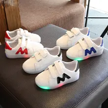 Lighted sports shoes 2018 spring and autumn boys m word colorful lights girls casual shoes 
Lighted sports shoes 2018 spring and autumn boys m word colorful lights girls casual shoes