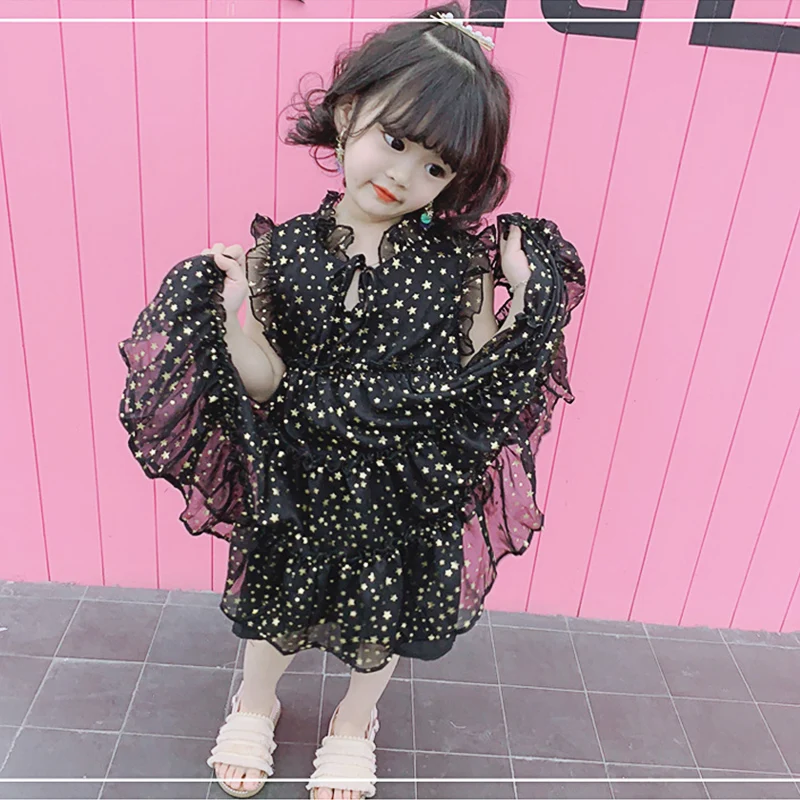 Summer girls dress Baby chiffon dress kids dress Children clothes flying sleeve sequin star pleated mesh lacing 2 to 7 yrs
Summer girls dress Baby chiffon dress kids dress Children clothes flying sleeve sequin star pleated mesh lacing 2 to 7 yrs