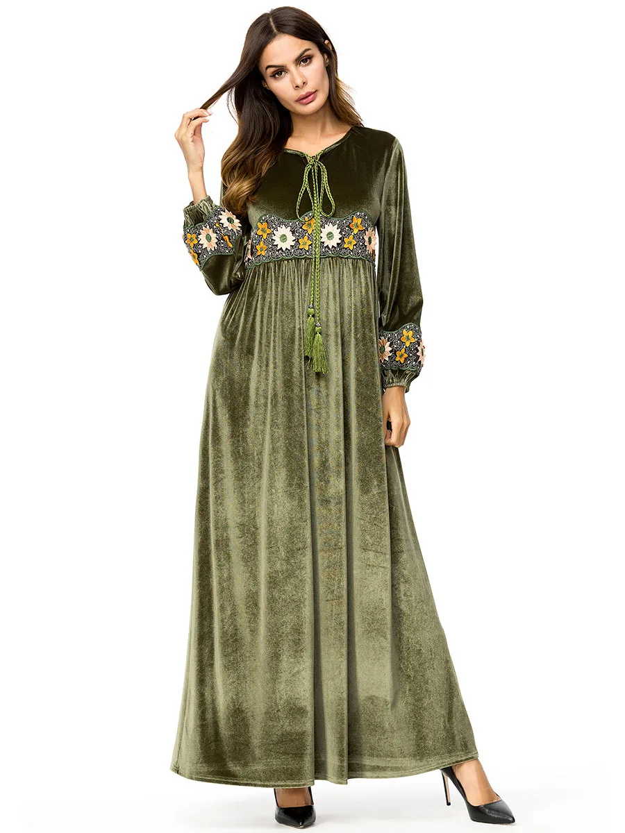 Muslim women long sleeves velvet embroidery Dubai Dress maxi abaya jalabiya islamic women clothing robe kaftan Moroccan 7221# 
Muslim women long sleeves velvet embroidery Dubai Dress maxi abaya jalabiya islamic women clothing robe kaftan Moroccan 7221#