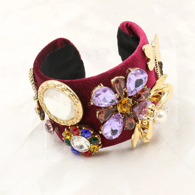 2018 Trend Red Velvet Baroque Retro Bee Bangles Crystal Gem Flower Charms Cuff Open Bracelet Bride Jewelry Gift Wrist Band
2018 Trend Red Velvet Baroque Retro Bee Bangles Crystal Gem Flower Charms Cuff Open Bracelet Bride Jewelry Gift Wrist Band