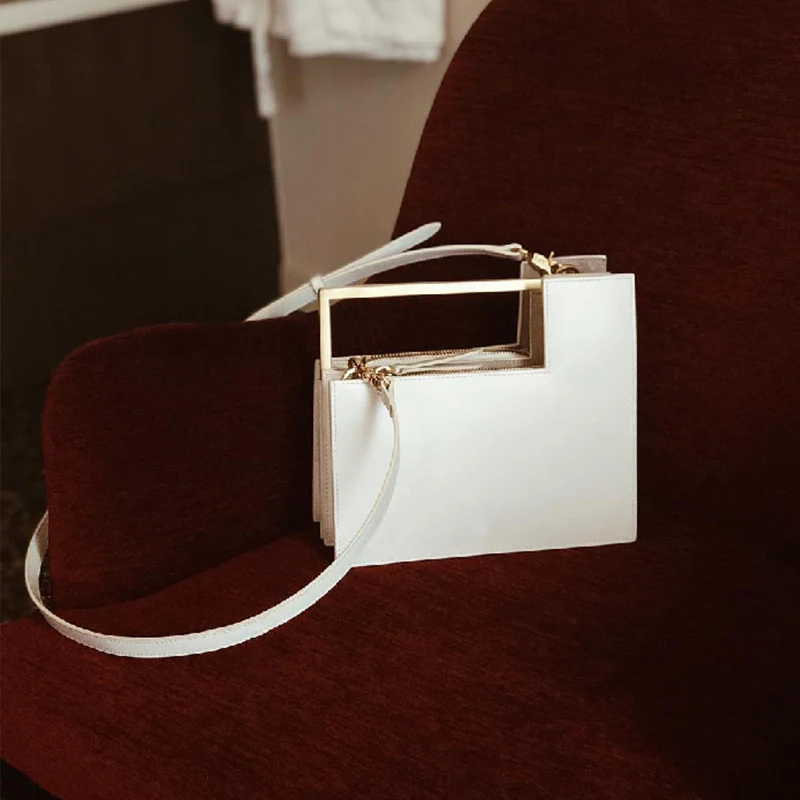 WEIXIER Fashion Metal Handle Box Type Women Handbags Organ Design Pu Women's Shoulder Bags Luxury Messenger Crossbody Bag V4-60
WEIXIER Fashion Metal Handle Box Type Women Handbags Organ Design Pu Women's Shoulder Bags Luxury Messenger Crossbody Bag V4-60