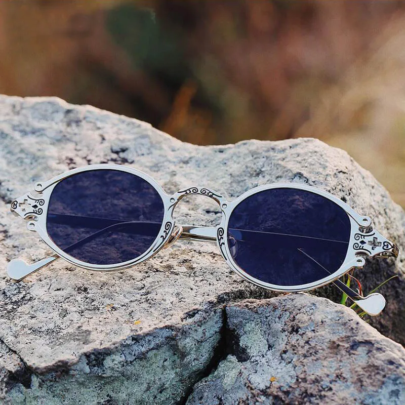 ZUCZUG Brand Design Vintage Steampunk Sunglasses Men Gothic Oval Carved Sunglasses Women Small Frame Glasses UV400 Oculos De Sol
ZUCZUG Brand Design Vintage Steampunk Sunglasses Men Gothic Oval Carved Sunglasses Women Small Frame Glasses UV400 Oculos De Sol