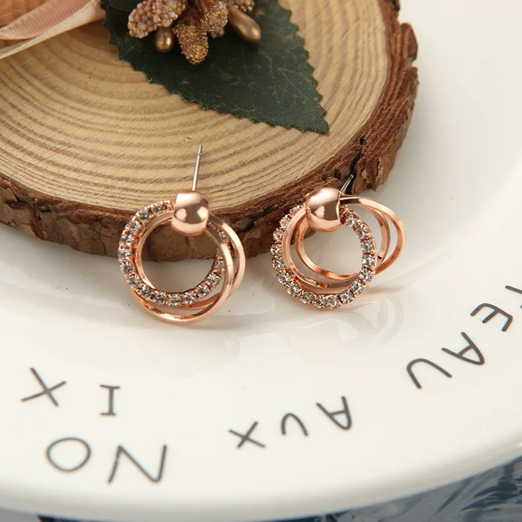 Temperament vintage elegant rose gold circle popular personality accessories women love party earrings
Temperament vintage elegant rose gold circle popular personality accessories women love party earrings