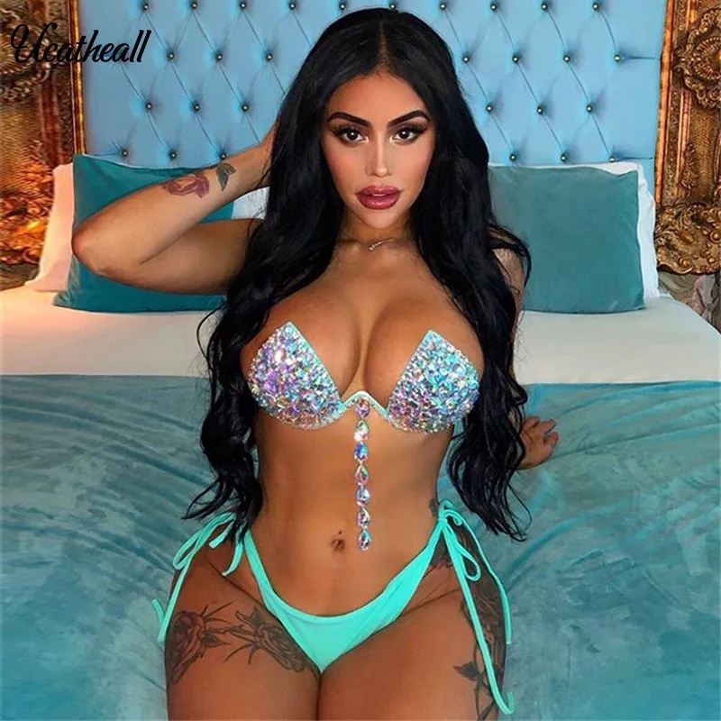 High Quality Crystal Fashion Sexy Set Beach Weat Summer Two Piece Set Deep V Tassel Big Crystal Bra Tops +short Set 2 Piece
High Quality Crystal Fashion Sexy Set Beach Weat Summer Two Piece Set Deep V Tassel Big Crystal Bra Tops +short Set 2 Piece