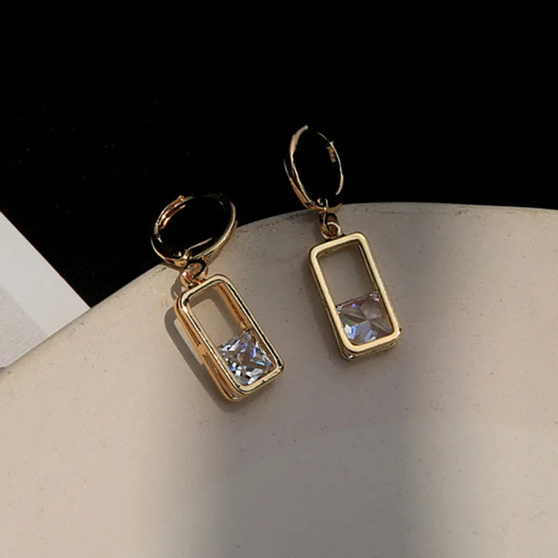 2019 New Korean Fashion Copper Square AAA Cubic Zirconia Gold Small Geometric Drop Earrings for Women Cute Girl's Drop Earring
2019 New Korean Fashion Copper Square AAA Cubic Zirconia Gold Small Geometric Drop Earrings for Women Cute Girl's Drop Earring