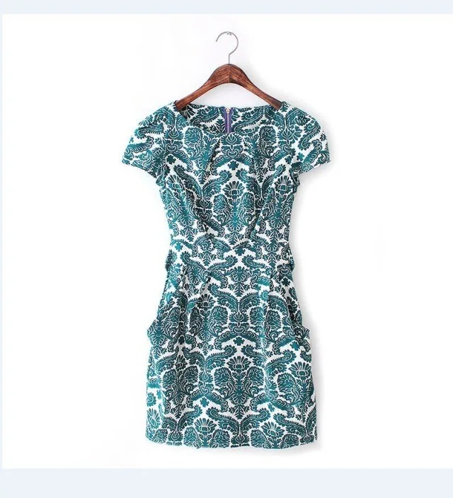 New Fashion Ladies Sweet Green Royal Print Dress Vintage O neck Short Sleeve Casual Slim A-Line Dress Plus Size Vestidos
New Fashion Ladies Sweet Green Royal Print Dress Vintage O neck Short Sleeve Casual Slim A-Line Dress Plus Size Vestidos