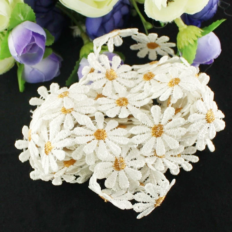 smiry High Quality 3 yards/1pack Ivory Daisy Flower Handcraft Embroidered Lace Fabric Sewing Lace Trim DIY Costume Decoration
smiry High Quality 3 yards/1pack Ivory Daisy Flower Handcraft Embroidered Lace Fabric Sewing Lace Trim DIY Costume Decoration