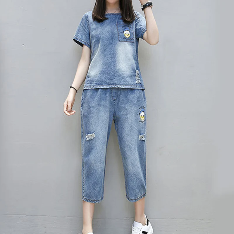 Summer New Donald Duck Print cowboy Stitching Tops Fashion Women's suit Two piece set top and pants Plus size Elegant Women 1857
Summer New Donald Duck Print cowboy Stitching Tops Fashion Women's suit Two piece set top and pants Plus size Elegant Women 1857