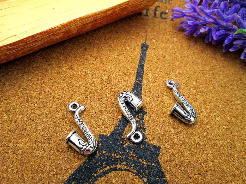 20pcs saxophone Charms Antique silver music instrument saxophone Charm Pendant 22x16mm
20pcs saxophone Charms Antique silver music instrument saxophone Charm Pendant 22x16mm