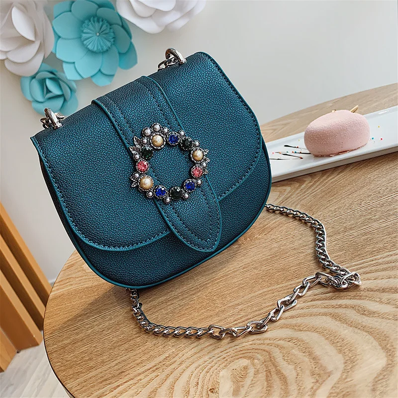 Fashion Brand Women Shell Bag Rhinestone Lady Style Simple Chain Shoulder Bag Women Small Crossbody Handbag
Fashion Brand Women Shell Bag Rhinestone Lady Style Simple Chain Shoulder Bag Women Small Crossbody Handbag