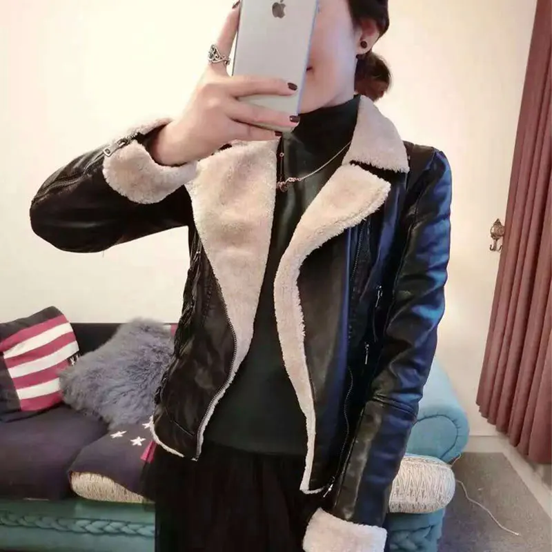Jacket short section 2018 winter clothing new coat female European and American fur one lambs wool and thick fur coat
Jacket short section 2018 winter clothing new coat female European and American fur one lambs wool and thick fur coat