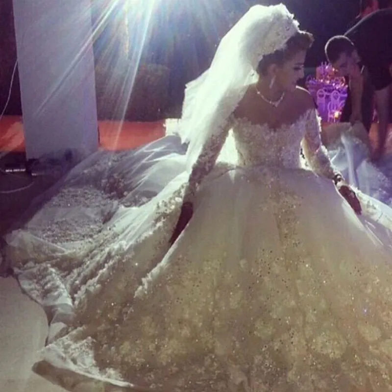Saudi-Arabia-Long-Sleeve-Lace-Ball-Gown-Wedding-Dresses-Robe-De-Mariage-2016-Unique-Vestido-De