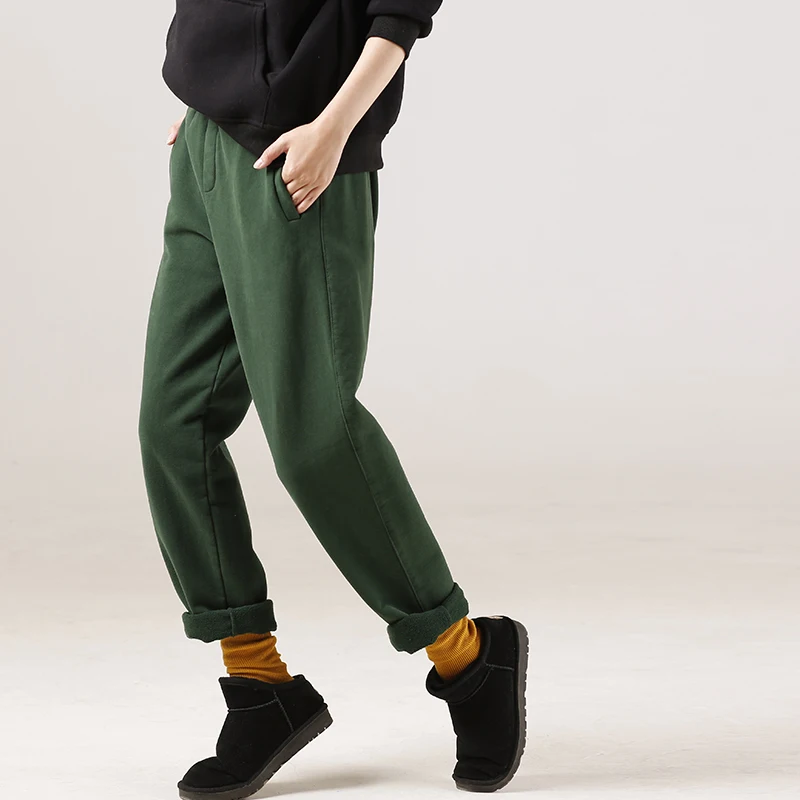 K7003 Literary big size thickened warm and elastic waist sport casual pants
K7003 Literary big size thickened warm and elastic waist sport casual pants