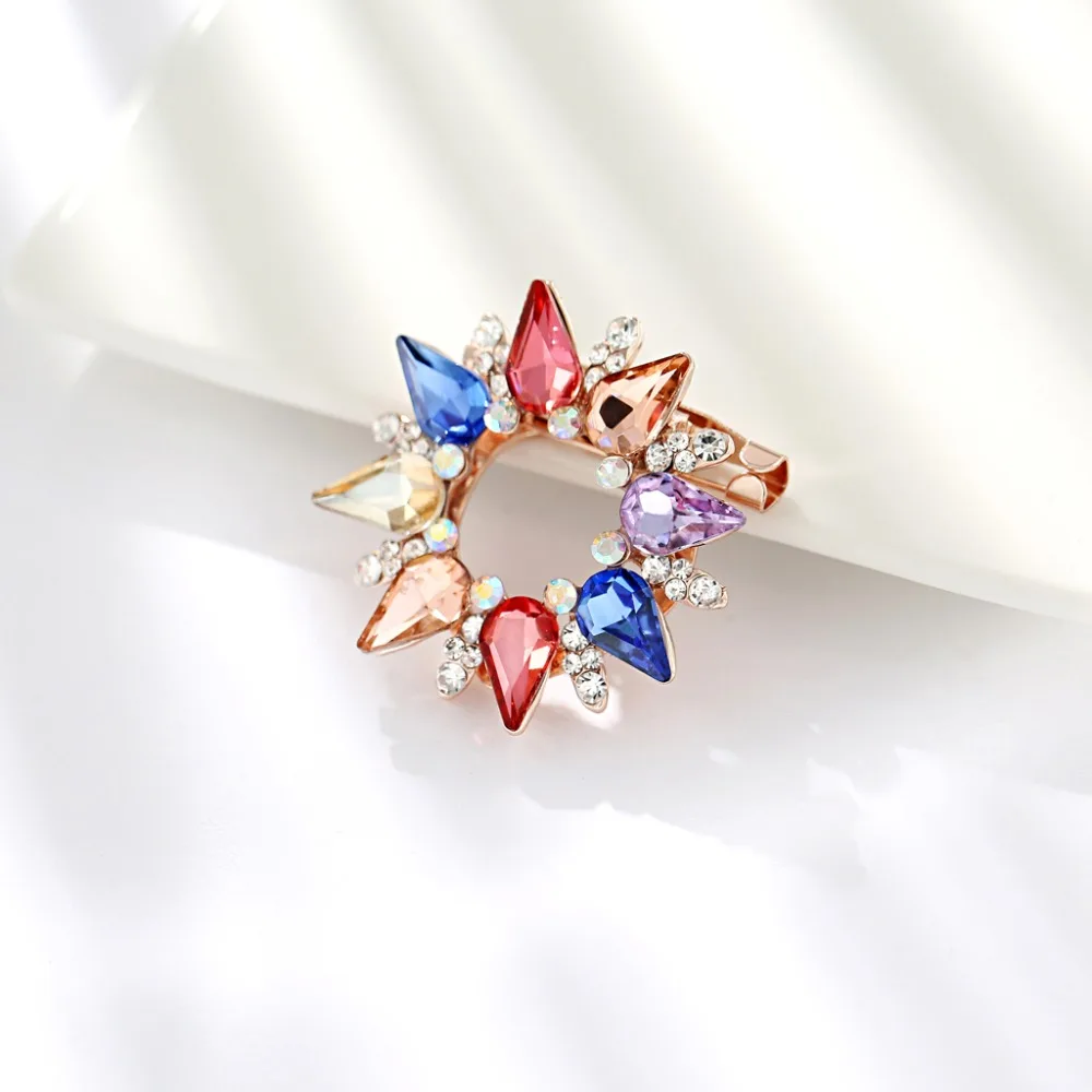 Rinhoo Shining Colorful Rhinestone Geometric Round Flower-shaped Silk Scarf Buckle Brooch Women Fashion Exquisite Jewelry
Rinhoo Shining Colorful Rhinestone Geometric Round Flower-shaped Silk Scarf Buckle Brooch Women Fashion Exquisite Jewelry