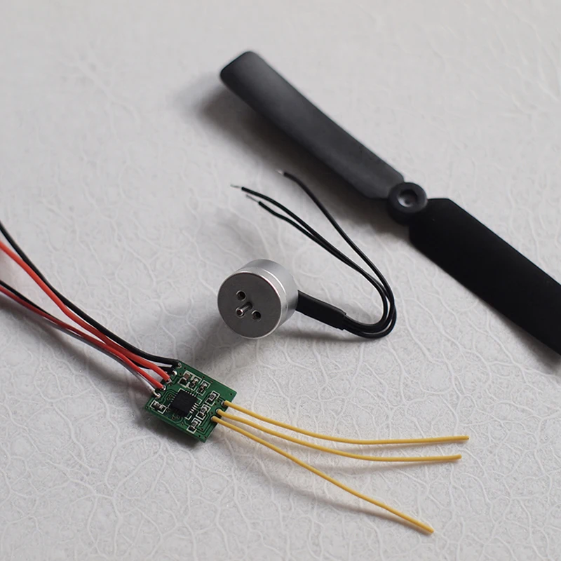 Mini 5g Brushless 4500KV Motor+4-inch 2-blade Propeller+3A Brushless ESC Module Set for RC Aircraft Multicopter DIY Accessories
Mini 5g Brushless 4500KV Motor+4-inch 2-blade Propeller+3A Brushless ESC Module Set for RC Aircraft Multicopter DIY Accessories