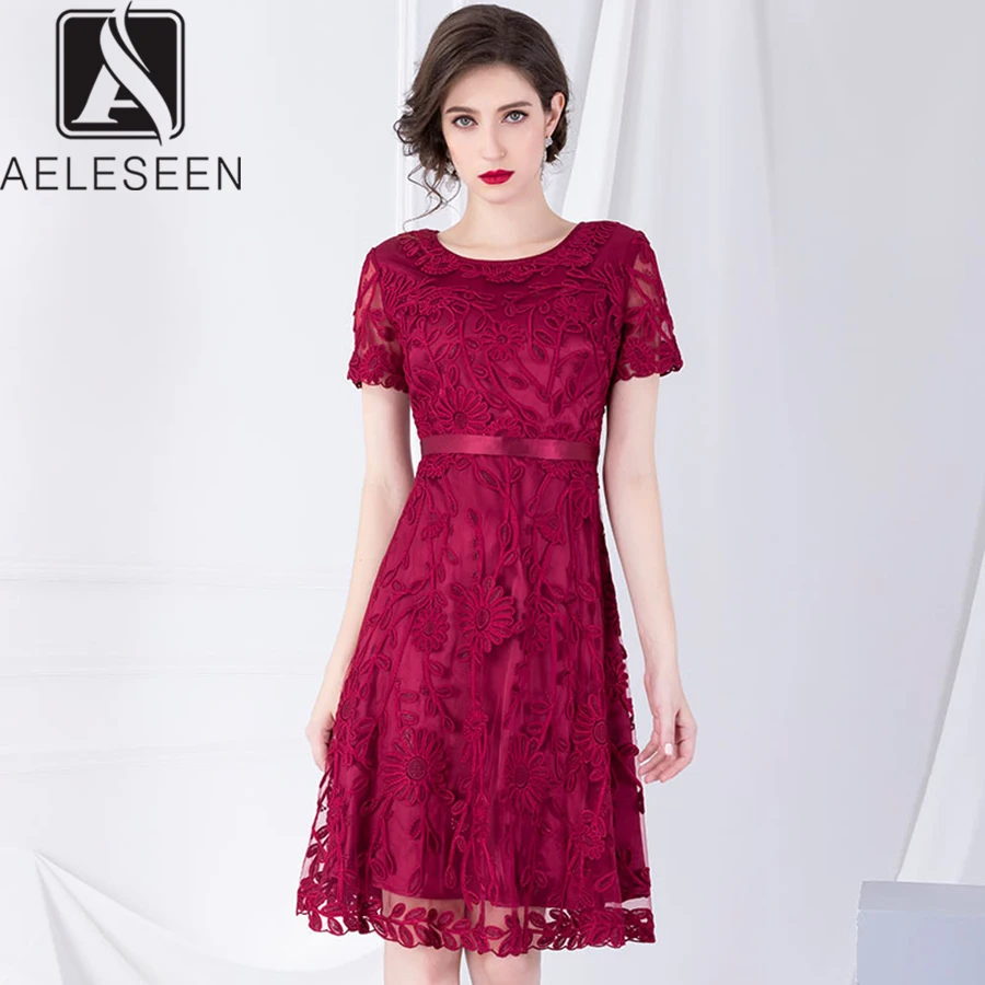 AELESEEN 2019 New Fashion High Quality Dresses Women Luxury Embroidery Mesh Blue Red Pink Three Colors 3XL Plus Size Midi Dress
AELESEEN 2019 New Fashion High Quality Dresses Women Luxury Embroidery Mesh Blue Red Pink Three Colors 3XL Plus Size Midi Dress
