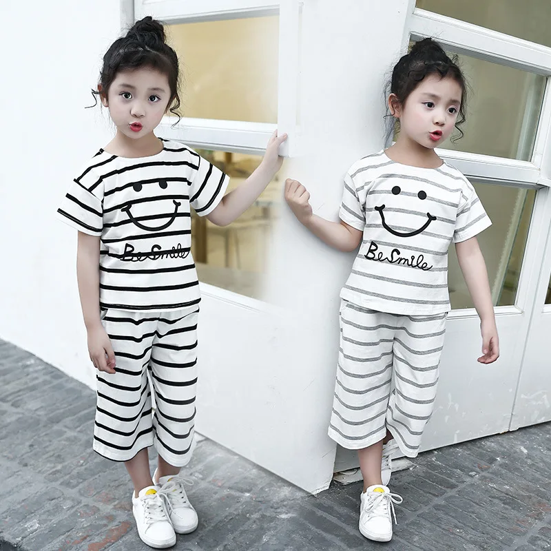 New 2017 Summer Girls Cuhk Children's Round Collar Short Sleeve Shorts Stripe Letter Slacks Suit Summer Set
New 2017 Summer Girls Cuhk Children's Round Collar Short Sleeve Shorts Stripe Letter Slacks Suit Summer Set