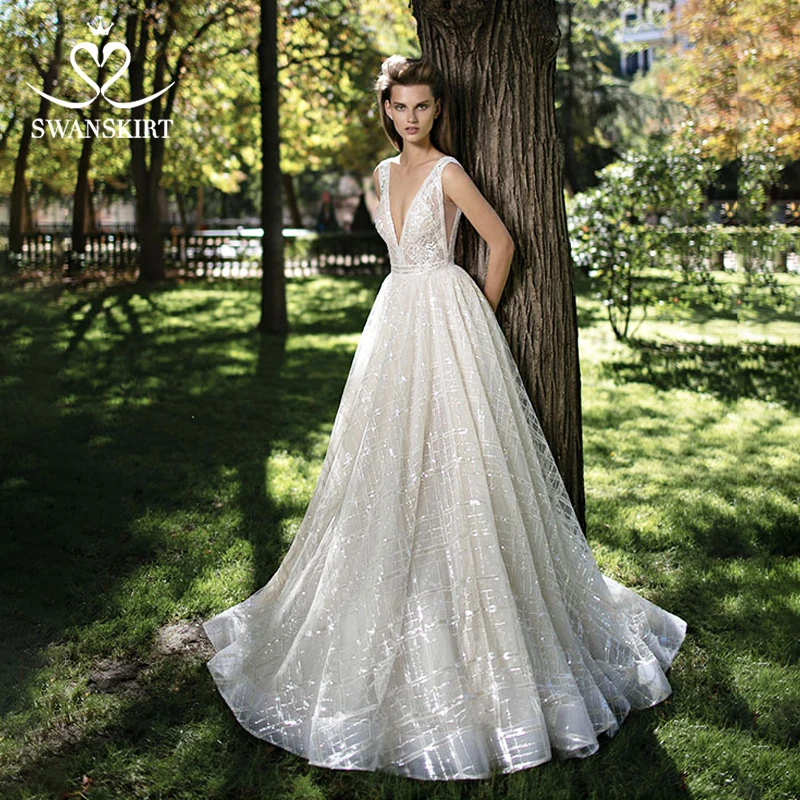 Swanskirt Romantic V-neck Wedding Dress 2019 Vintage A-Line Sleeveless Court Train Princess Bride Gowns Robe De Mariage EZ04
Swanskirt Romantic V-neck Wedding Dress 2019 Vintage A-Line Sleeveless Court Train Princess Bride Gowns Robe De Mariage EZ04