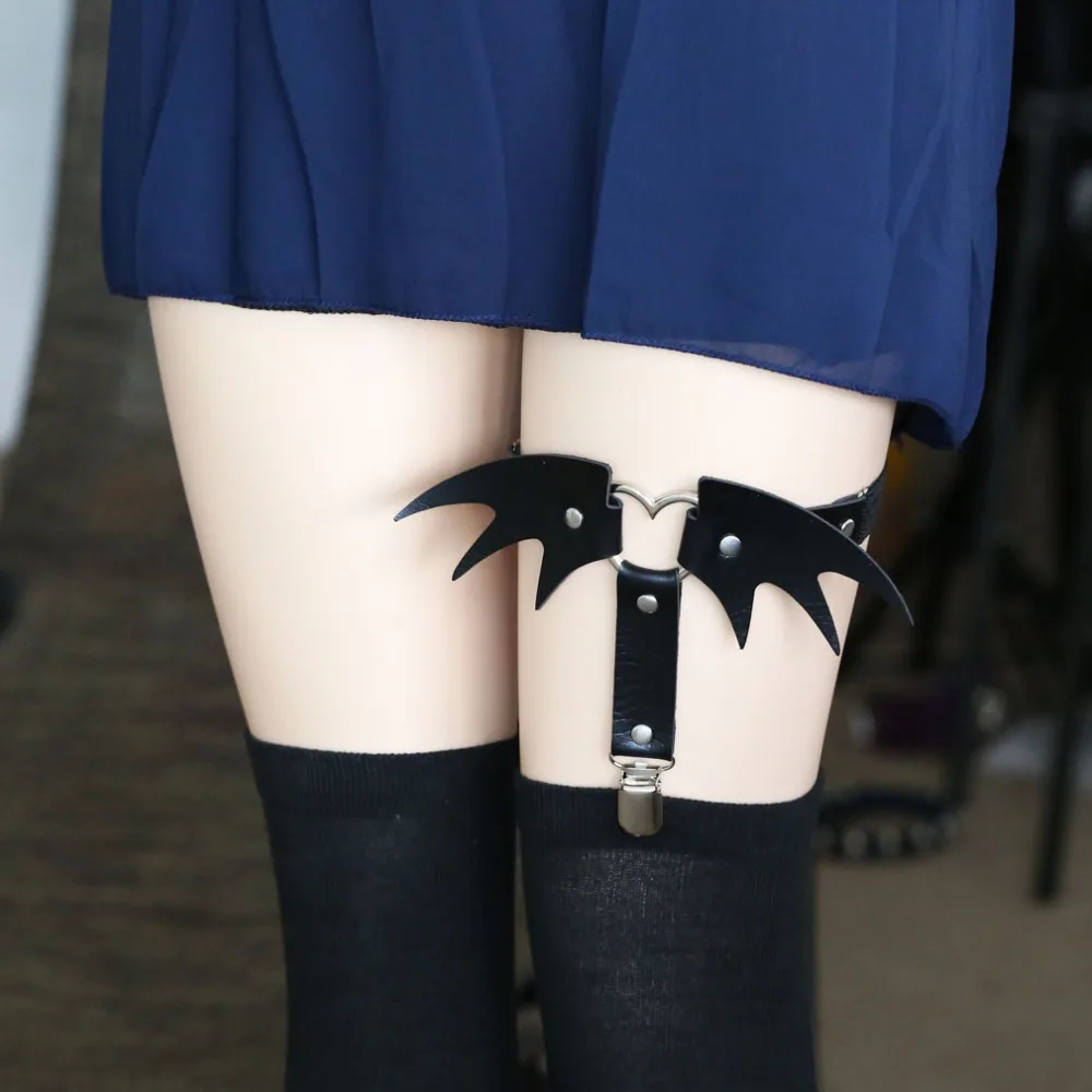 European and American personality nightclub stage party small devil angel wing elastic adjustable garter garter clip
European and American personality nightclub stage party small devil angel wing elastic adjustable garter garter clip