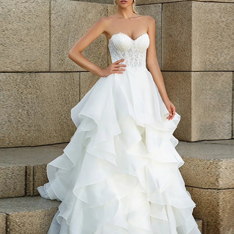 Sexy Sweetheart Wedding Dress Long Backless Lace Appliques Beading Bride Dresses Custom Made Bridal Gown Tiered Vestido de Noiva
Sexy Sweetheart Wedding Dress Long Backless Lace Appliques Beading Bride Dresses Custom Made Bridal Gown Tiered Vestido de Noiva