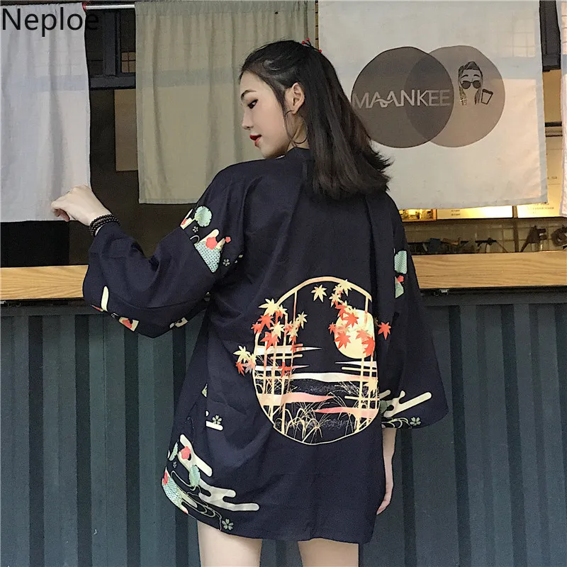 Neploe Kimonos Woman Harajuku Kimono Cardigan Shirt Blouse for Women 2019 Vintage Japanese Yukata Female Summer Beach Coat 35876
Neploe Kimonos Woman Harajuku Kimono Cardigan Shirt Blouse for Women 2019 Vintage Japanese Yukata Female Summer Beach Coat 35876