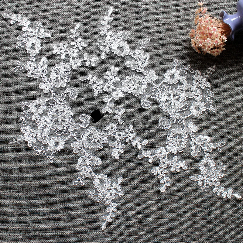20pcs 34x18cm wide ivory bridal wedding embroidery lace appliques patches for dress skirt clothes L24L9
20pcs 34x18cm wide ivory bridal wedding embroidery lace appliques patches for dress skirt clothes L24L9