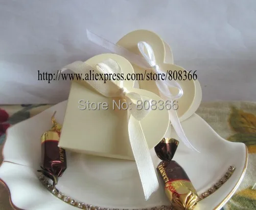 (100 pieces/lot) Newest Favor box of Heart Love Candy box with Ribbon For Wedding box and Favor bags and Party gift box
(100 pieces/lot) Newest Favor box of Heart Love Candy box with Ribbon For Wedding box and Favor bags and Party gift box