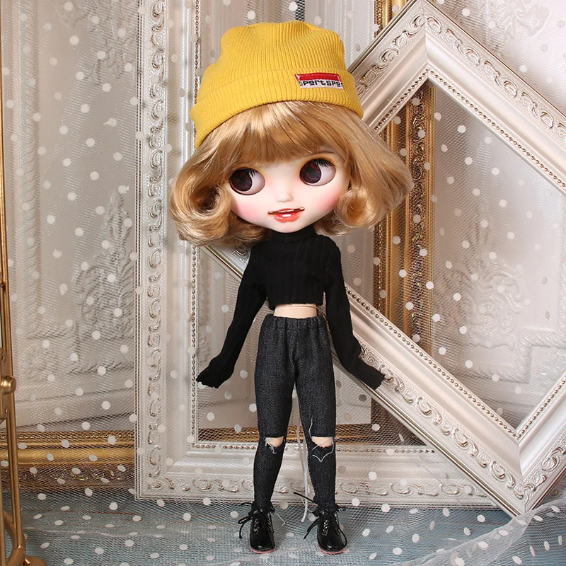 Blyth doll white skin joint body Mint Brown hair Carved lips Smile Matte face.NO.BL2240/3227
Blyth doll white skin joint body Mint Brown hair Carved lips Smile Matte face.NO.BL2240/3227