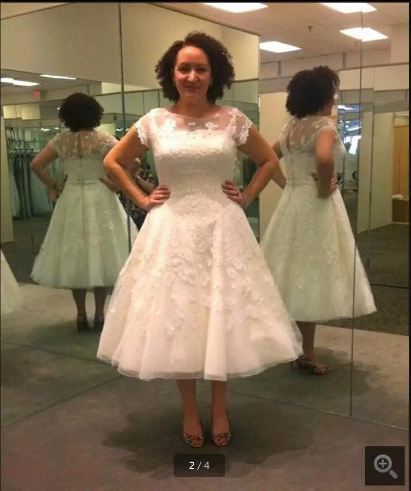 2016 new fashion lace appliques a line wedding dress sheer back sexy elegant wedding gowns best selling real picture bride gowns
2016 new fashion lace appliques a line wedding dress sheer back sexy elegant wedding gowns best selling real picture bride gowns