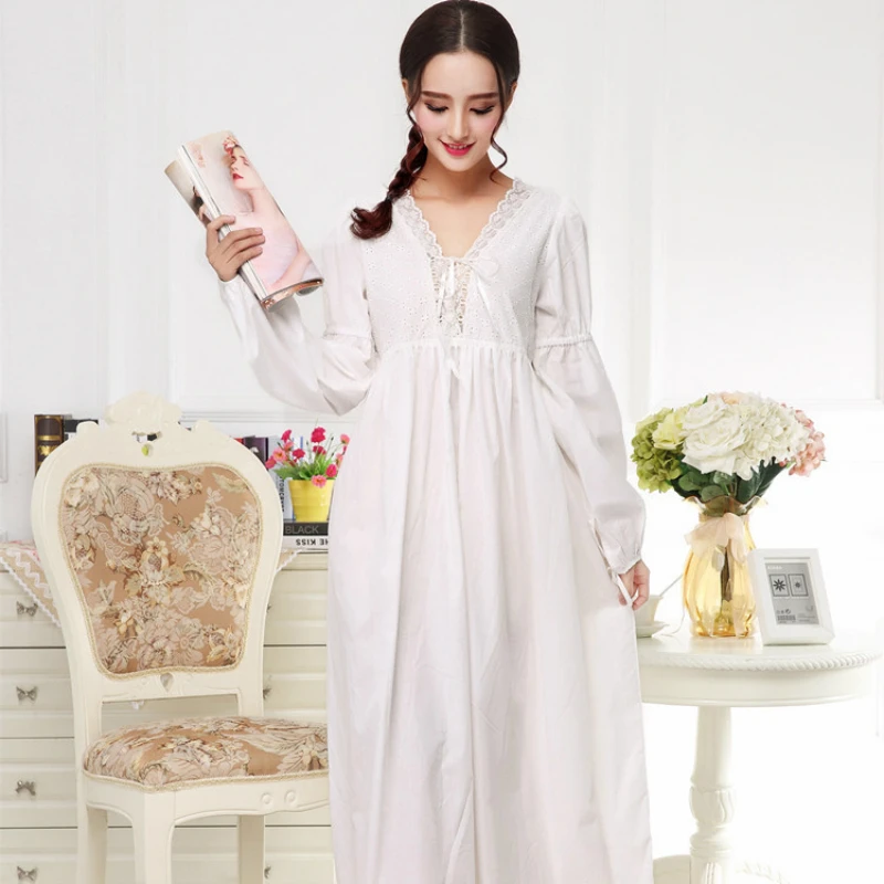Autumn White Premium Luxury Embroidery Cotton Sexy French Court Princess Nightwear Long Sleeve Sexy Sleepwear V-Neck Night Gown
Autumn White Premium Luxury Embroidery Cotton Sexy French Court Princess Nightwear Long Sleeve Sexy Sleepwear V-Neck Night Gown
