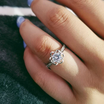 Original 925 sterling Silver Flower style Fancy engagement Rings Jewelry Cubic Zirconia Romantic party gift R3105 
Original 925 sterling Silver Flower style Fancy engagement Rings Jewelry Cubic Zirconia Romantic party gift R3105