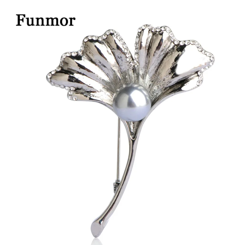 FUNMOR Imitation Pearls Maple Leaf Shape Brooches For Women Silver Color Vintage Crystal Brooch Corsage Collar Clip Lapel Pins
FUNMOR Imitation Pearls Maple Leaf Shape Brooches For Women Silver Color Vintage Crystal Brooch Corsage Collar Clip Lapel Pins