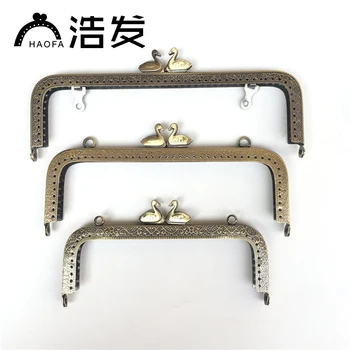 HAOFA10Pcs 15CM 18cm 20cm Metal Purse Frame Kiss Clasp Vintage Craft Workshop DIY Accessories For Bags Clutch Coin Purse Frame
HAOFA10Pcs 15CM 18cm 20cm Metal Purse Frame Kiss Clasp Vintage Craft Workshop DIY Accessories For Bags Clutch Coin Purse Frame